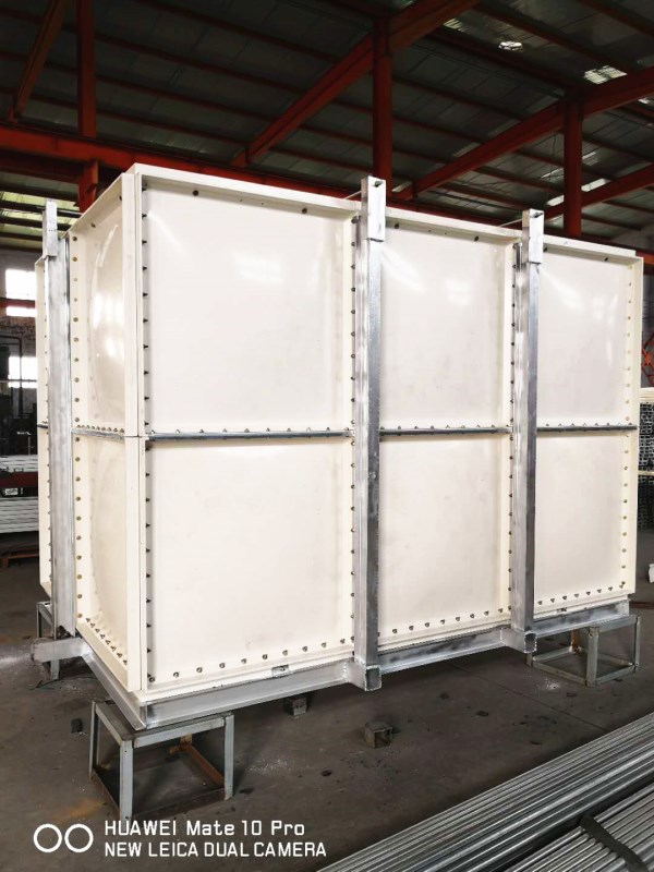 我們運(yùn)輸玻璃鋼水箱時(shí)應(yīng)該注意哪些問(wèn)題？